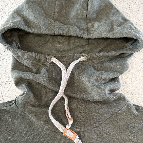 Tentree Banshee Hoodie in green & grey - Picture 6 of 10